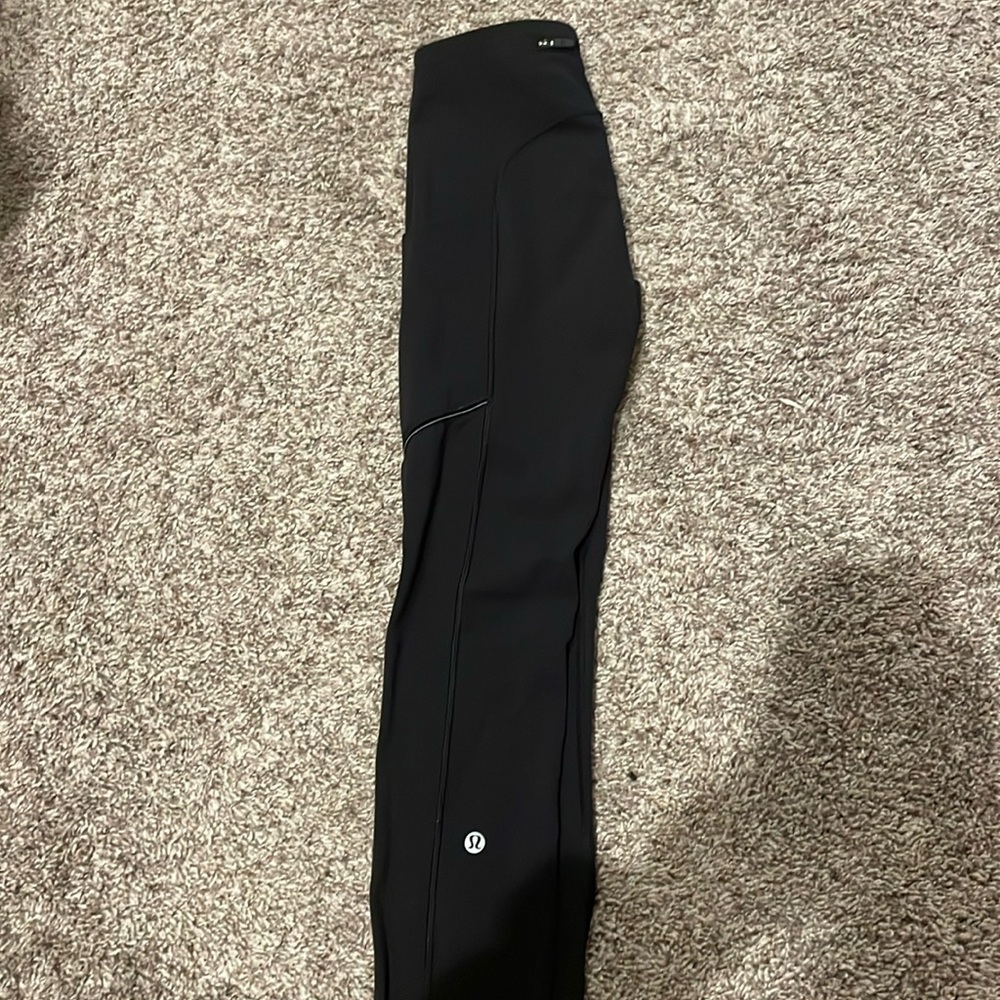 black lululemon leggings